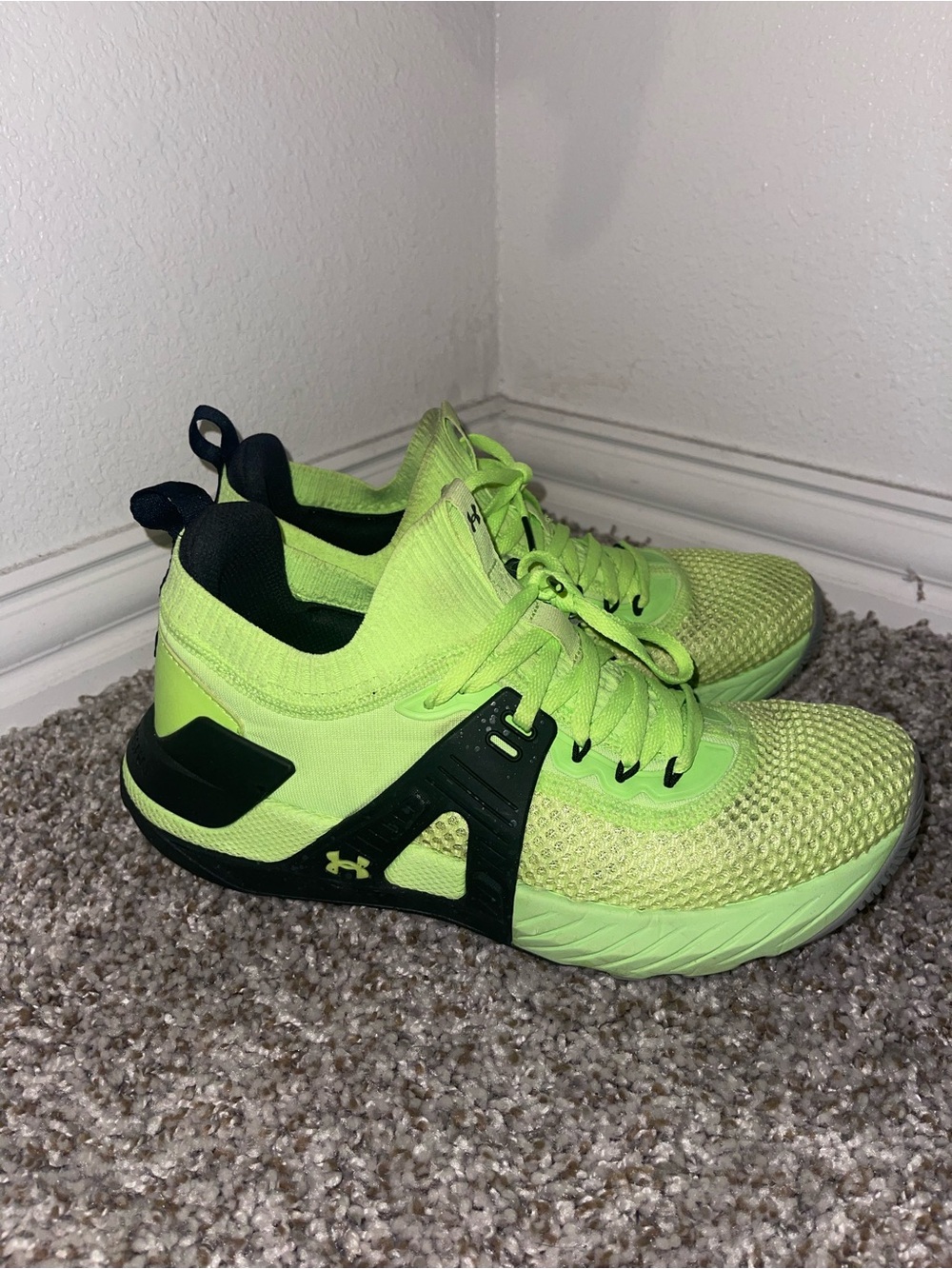 Under Armour Womens Neon Green Athletic Shoes